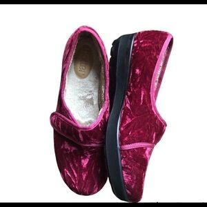 Hotter THYME Ruby Pink Crushed Velvet Wrapped Slipper Sz. 6 NWOT Lounge Luxury